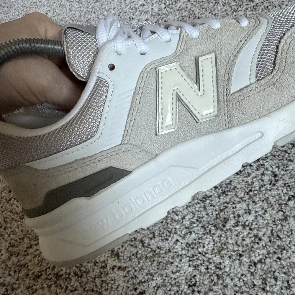 NEW BALANCE 997H Sneakers Shoes Women's Size 7.5 Beige White Gray CW997HCR - Picture 8 of 13